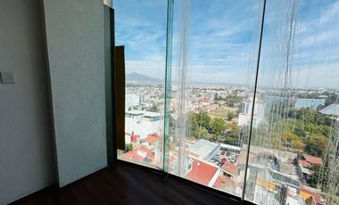Renta amplio Pent-house hermosa vista panorámica 3 recamaras  C/U con baño y vestidor