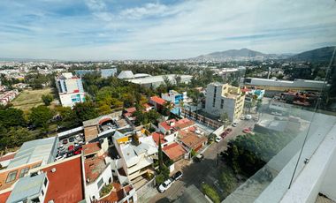 Renta amplio Pent-house hermosa vista panorámica 3 recamaras  C/U con baño y vestidor