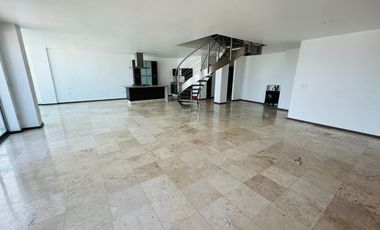 Renta amplio Pent-house hermosa vista panorámica 3 recamaras  C/U con baño y vestidor