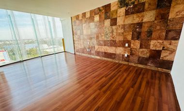 Renta amplio Pent-house hermosa vista panorámica 3 recamaras  C/U con baño y vestidor