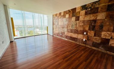 Renta amplio Pent-house hermosa vista panorámica 3 recamaras  C/U con baño y vestidor