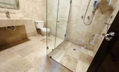 Renta amplio Pent-house hermosa vista panorámica 3 recamaras  C/U con baño y vestidor
