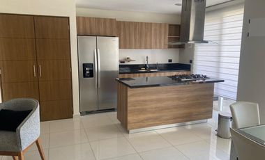 VENDO DEPARTAMENTO EN PUERTO VALLARTA, ZONA HOTELERA NORTE, 2 CUADRAS DEL MAR