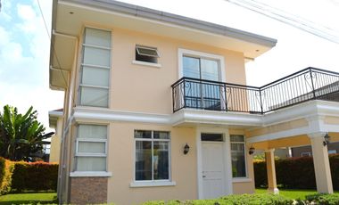 3 Bedroom Beachfront House Fully Furnished with big garden in Minglanilla, Cebu