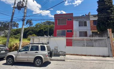 LL78 - En Venta Casa Con 2 Departamentos – Conocoto Central