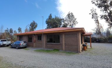 Se vende parcela con casa de 140 mts en 6800 M2 de terreno / Santa Elena de Chicureo