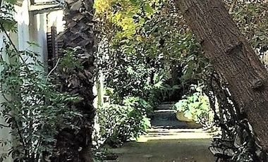 VENDE HERMOSA CASA REMODELADA, ERNESTO PINTO LAGARRIGUE, BARRIO BELLAVISTA, RECOLETA, 3 DORMITORIOS, 2 BAÑOS, PATIO