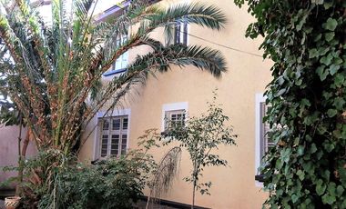 VENDE HERMOSA CASA REMODELADA, ERNESTO PINTO LAGARRIGUE, BARRIO BELLAVISTA, RECOLETA, 3 DORMITORIOS, 2 BAÑOS, PATIO