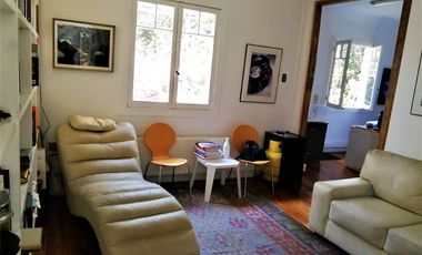 VENDE HERMOSA CASA REMODELADA, ERNESTO PINTO LAGARRIGUE, BARRIO BELLAVISTA, RECOLETA, 3 DORMITORIOS, 2 BAÑOS, PATIO
