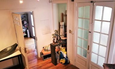VENDE HERMOSA CASA REMODELADA, ERNESTO PINTO LAGARRIGUE, BARRIO BELLAVISTA, RECOLETA, 3 DORMITORIOS, 2 BAÑOS, PATIO