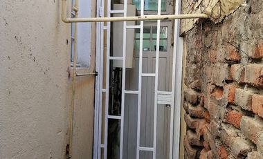 VENDE HERMOSA CASA REMODELADA, ERNESTO PINTO LAGARRIGUE, BARRIO BELLAVISTA, RECOLETA, 3 DORMITORIOS, 2 BAÑOS, PATIO