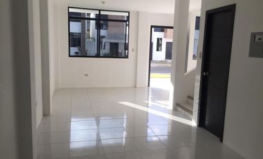 CASAS  EN VENTA  EN URBANIZACIÓN  DE PORTOVIEJO VIA A SANTA ANA