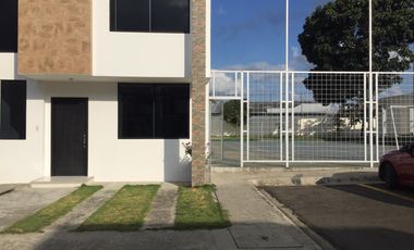 CASAS  EN VENTA  EN URBANIZACIÓN  DE PORTOVIEJO VIA A SANTA ANA