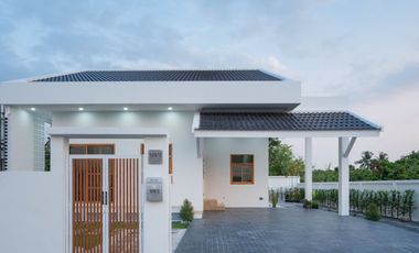 New Minimal 3 Bedroom House in San Kamphaeng for Sale