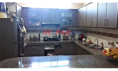 EN VENTA DEPARTAMENTO EN CENTRO DE MACHALA