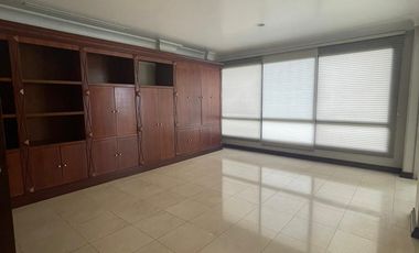 VENDO CASA CON PISCINA EN SAMBORONDON CON VISTA AL RIO