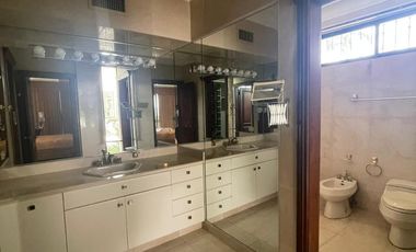 VENDO CASA CON PISCINA EN SAMBORONDON CON VISTA AL RIO