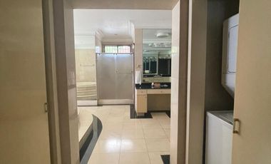 VENDO CASA CON PISCINA EN SAMBORONDON CON VISTA AL RIO