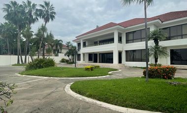 VENDO CASA CON PISCINA EN SAMBORONDON CON VISTA AL RIO