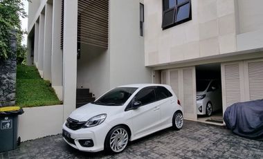 RUMAH at Jl ABDUL MAJID DALAM, JAKSEL