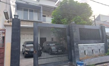 Rumah Extra luas Full Furnished Siap Huni Lokasi Petemon Surabaya Pusat