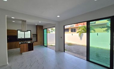 Venta: $3'800,000.⁰⁰ Casa doble altura en 🌐Lomas Residencial