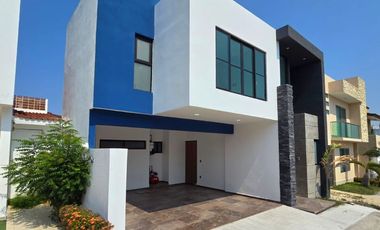 Venta: $3'800,000.⁰⁰ Casa doble altura en 🌐Lomas Residencial