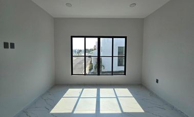 Venta: $3'800,000.⁰⁰ Casa doble altura en 🌐Lomas Residencial