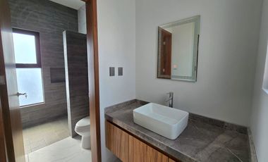 Venta: $3'800,000.⁰⁰ Casa doble altura en 🌐Lomas Residencial