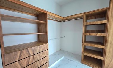 Venta: $3'800,000.⁰⁰ Casa doble altura en 🌐Lomas Residencial