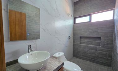 Venta: $3'800,000.⁰⁰ Casa doble altura en 🌐Lomas Residencial
