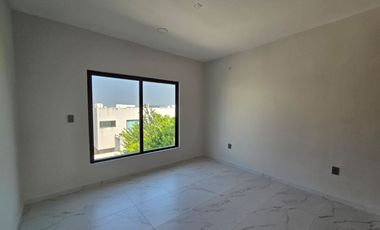 Venta: $3'800,000.⁰⁰ Casa doble altura en 🌐Lomas Residencial
