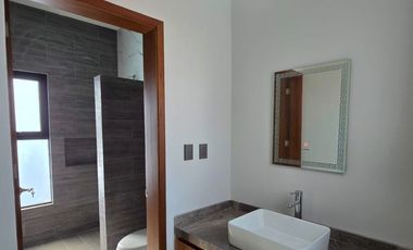 Venta: $3'800,000.⁰⁰ Casa doble altura en 🌐Lomas Residencial