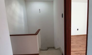 CASA EN RENTA EN VALLE DORADO