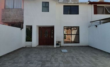 CASA EN RENTA EN VALLE DORADO