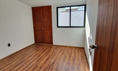 CASA EN RENTA EN VALLE DORADO