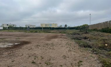 Venta Lote en Sur de Lima, zona Mala en Condominio Praderas del Sur. Ideal para familia y construir una casa de campo.