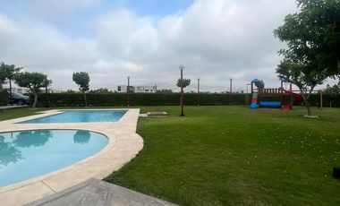 Venta Lote en Sur de Lima, zona Mala en Condominio Praderas del Sur. Ideal para familia y construir una casa de campo.