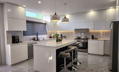 Beautiful 2 Storey Open Canept House For Sale In A Private Subdivision
