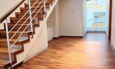 VENDO HERMOSO Y AMPLIO DUPLEX CERCA AL CLUB INTERNACIONAL 410M2