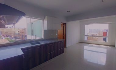 VENDO HERMOSO Y AMPLIO DUPLEX CERCA AL CLUB INTERNACIONAL 410M2
