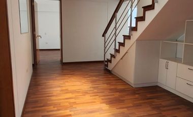 VENDO HERMOSO Y AMPLIO DUPLEX CERCA AL CLUB INTERNACIONAL 410M2