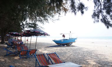 Absolutely! House for sale Tropicana Pool Villa 2 bed 2 bath Fully furnished, 400m. to the beach.  Price 4,995,000 thb. (Plot 79)