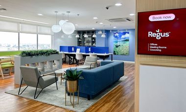 Fully serviced private office space for you and your team in Regus Triumph Square
