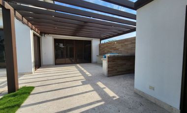 Samborondon, Alquilo Lujosa Casa Amoblada de Estreno con Piscina