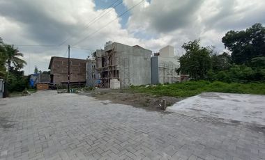 MILIKI KOST 8 KT HANYA 1 M AN SAJA 500 METER DARI UII