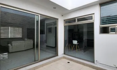 Casa en Venta de 3 Pisos, en Residencial Los Cedros, en Pachuca, Hidalgo.