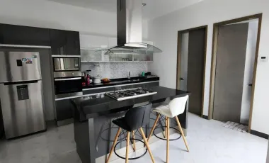 Casa en Venta de 3 Pisos, en Residencial Los Cedros, en Pachuca, Hidalgo.
