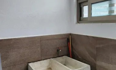 Casa en Venta de 3 Pisos, en Residencial Los Cedros, en Pachuca, Hidalgo.