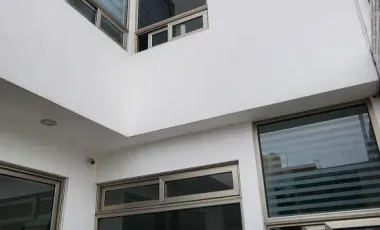 Casa en Venta de 3 Pisos, en Residencial Los Cedros, en Pachuca, Hidalgo.